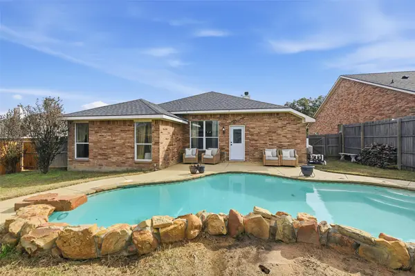 629 Tracy Drive, Azle, TX 76020