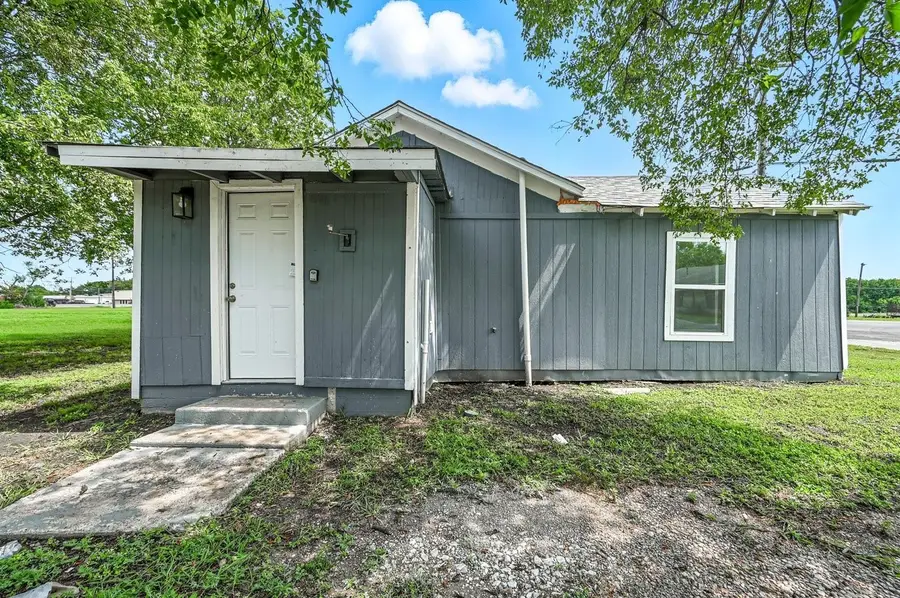 320 T A Carroll Ave, Corsicana, TX 75110 - Image #2