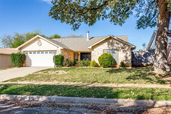 7007 Forestview Drive, Arlington, TX 76016