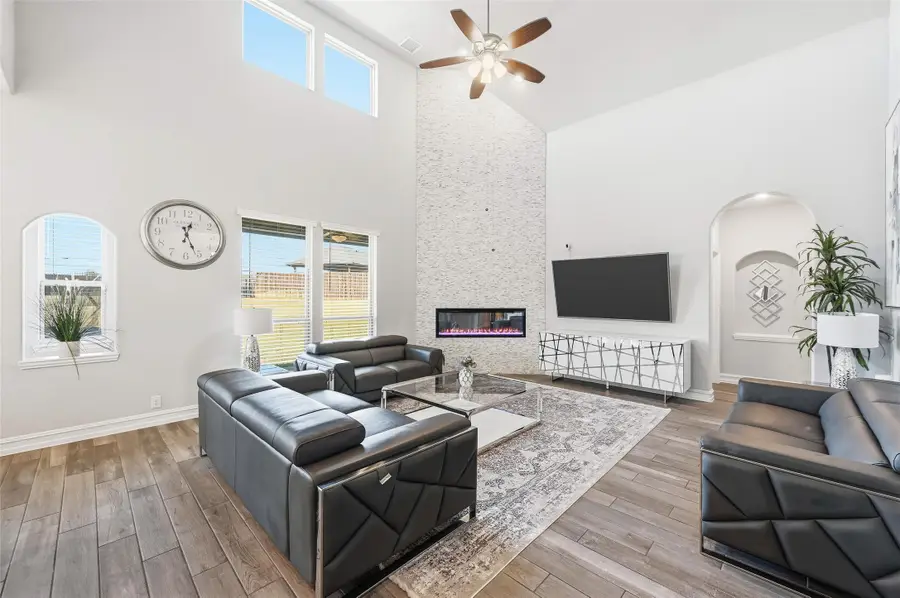 609 Dusty Glen Trail, Midlothian, TX 76065 - Image #2