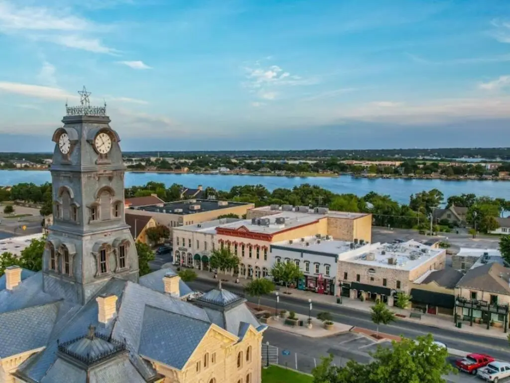 1420 Ridgeview Circle, Granbury, TX 76048 - Image #1