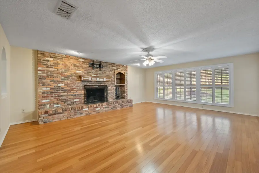 820 Newport Road, Fort Worth, TX 76120 - Image #3