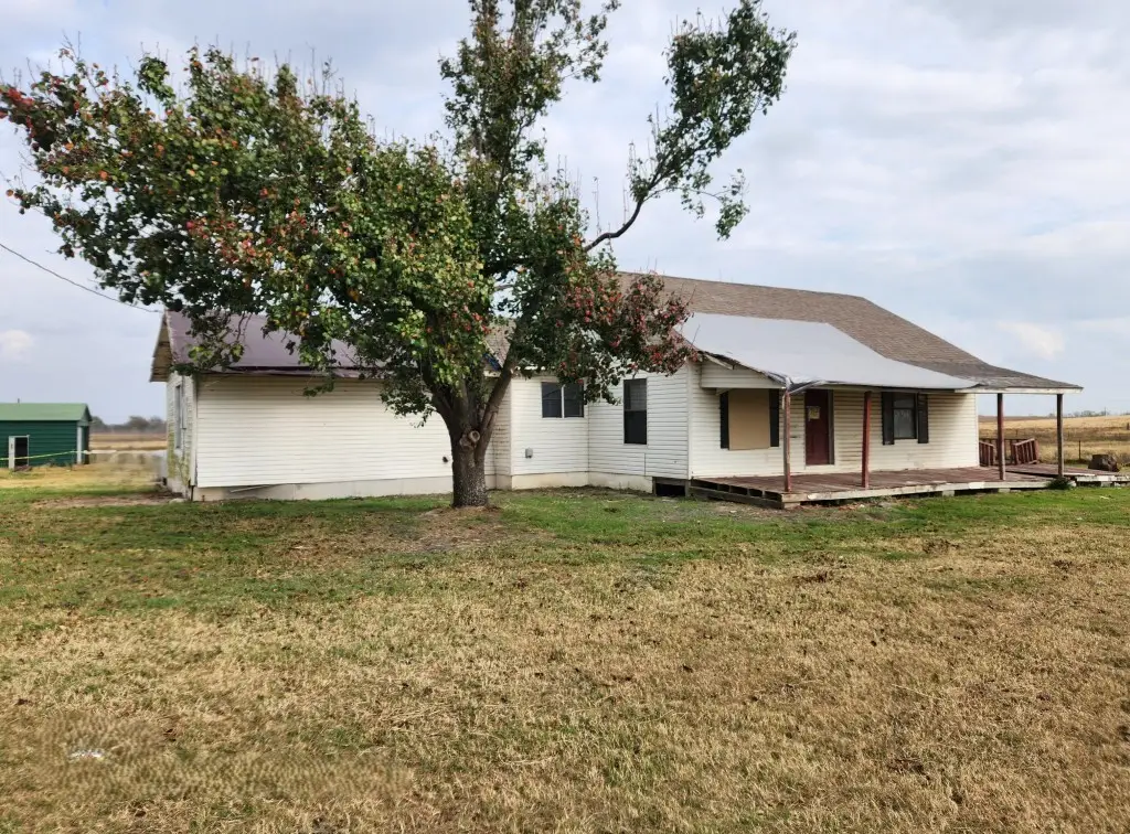 7662 NW County Road 1300, Barry, TX 75102 - Image #1