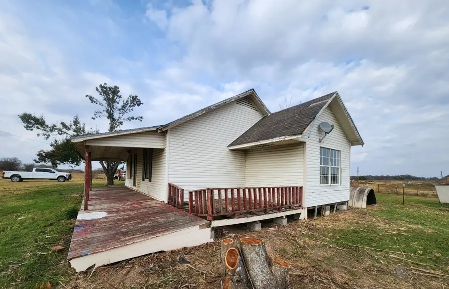 7662 NW County Road 1300, Barry, TX 75102 - Image #2