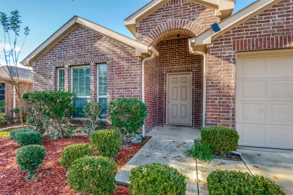 2020 Sterling Gate Drive, Heartland, TX 75126