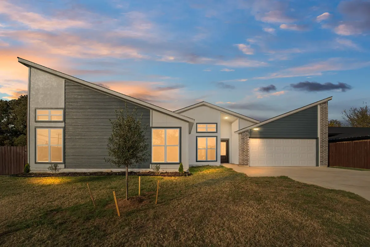 11915 Carson Dr, Balch Springs, TX 75180 - Image #1