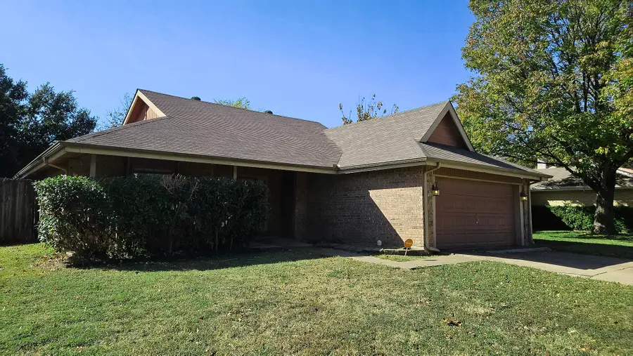 404 Lemon Drive, Arlington, TX 76018 - Image #2
