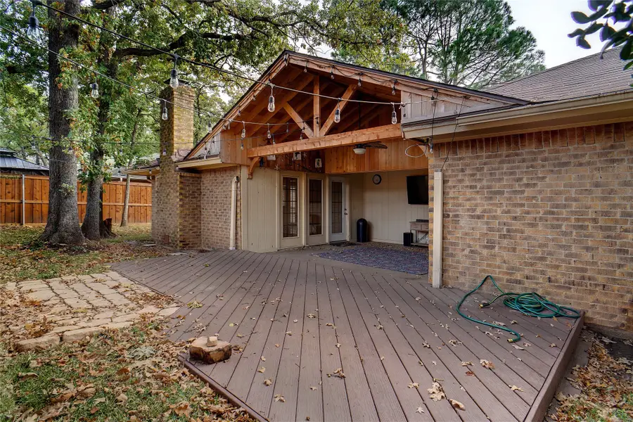 2813 Woodpath Lane, Bedford, TX 76021 - Image #2