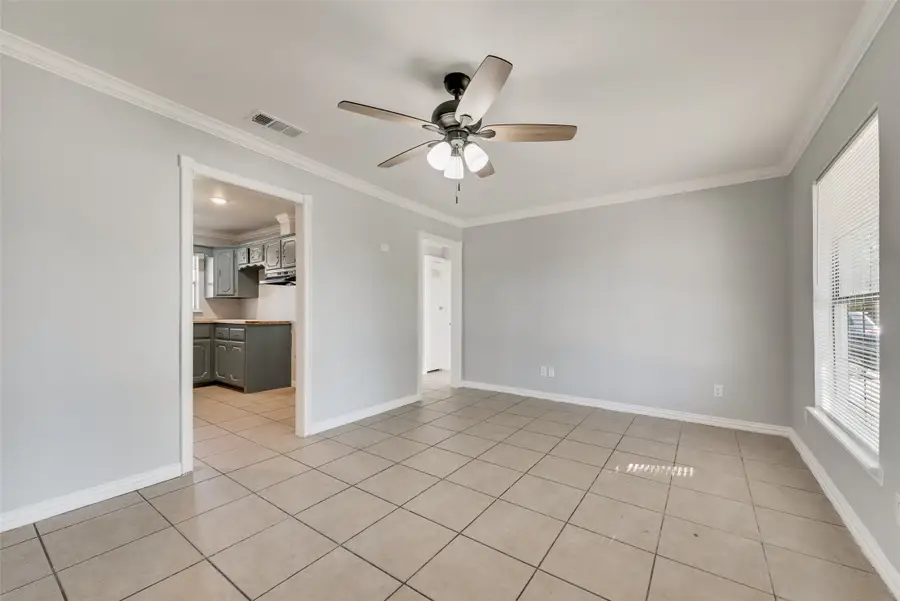 205 E Marguerita Drive, Garland, TX 75040 - Image #2