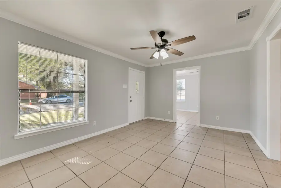 205 E Marguerita Drive, Garland, TX 75040 - Image #3