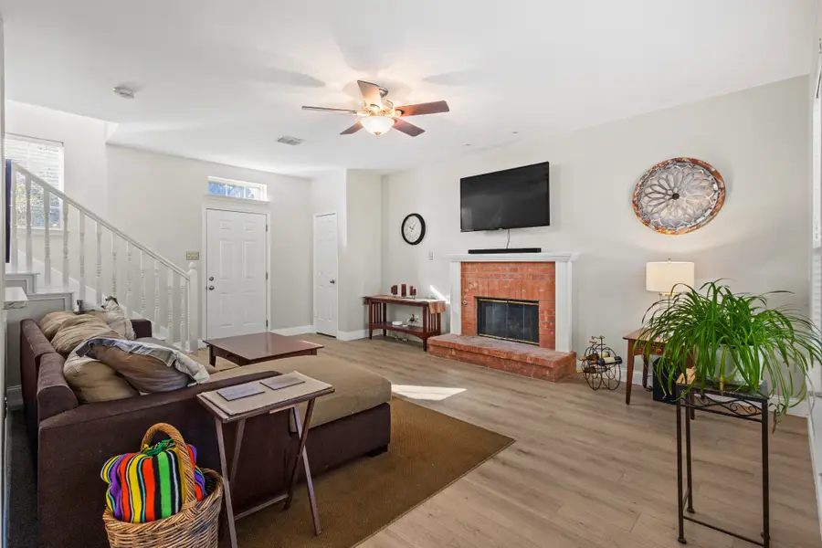 2716 Chatsworth Drive, Grapevine, TX 76051 - Image #3