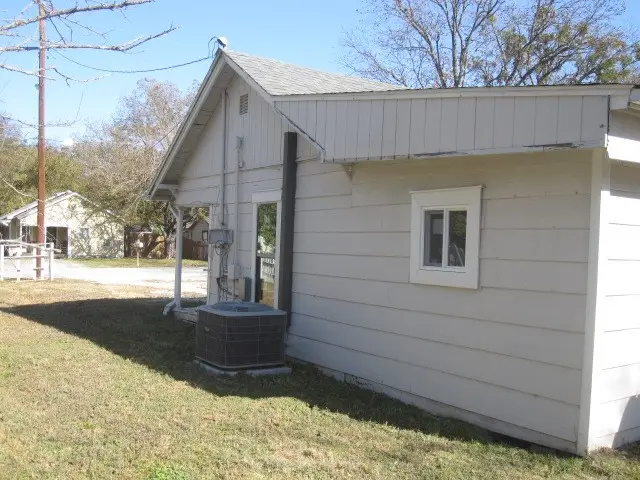 1200 S Wine Street, Gainesville, TX 76240 - Image #3