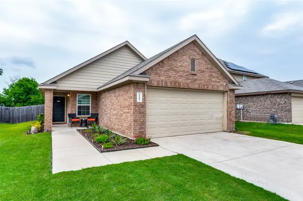 3504 Robin Road, Ennis, TX 75119