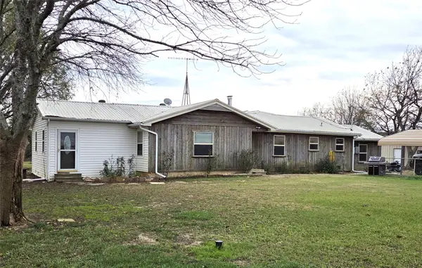 484 County Road 1206, Savoy, TX 75479