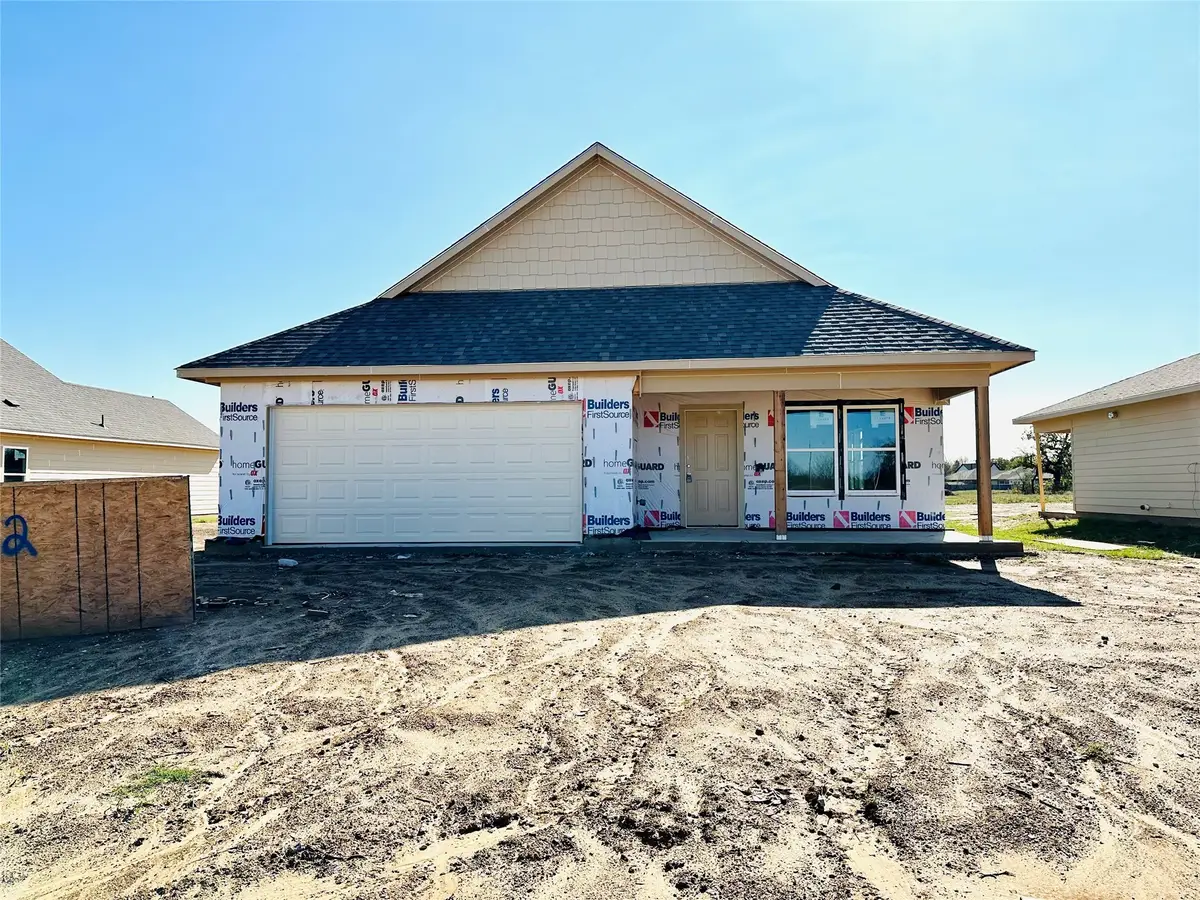 612 Crockett Drive, Cleburne, TX 76033 - Image #1