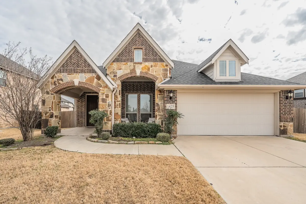 1425 Steve Drive, Crowley, TX 76036 - Image #1
