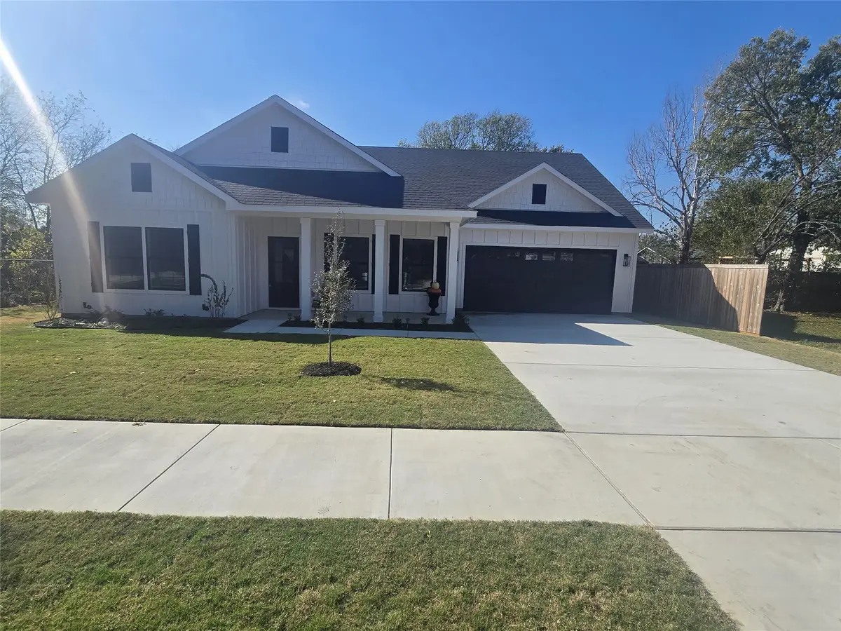 1500 Brackens Street, Waxahachie, TX 75165 - Image #1