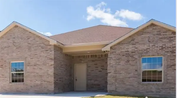 2923 E Pepperidge Drive, Lancaster, TX 75134