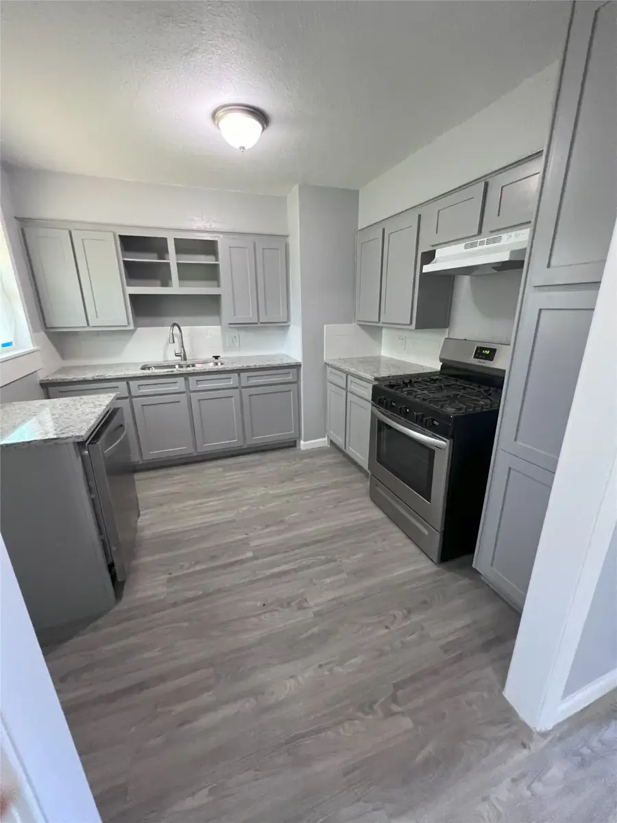 4025 Eastland Street, Fort Worth, TX 76119 - Image #2