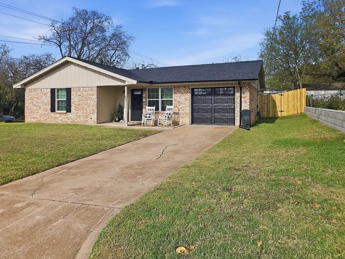 401 Throckmorton Street, Weatherford, TX 76086 - Image #1