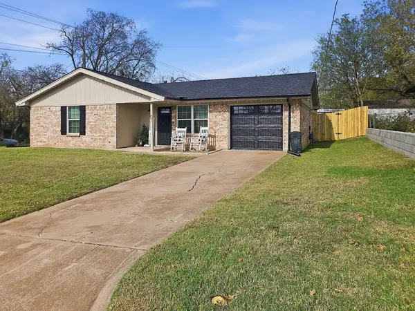 401 Throckmorton Street, Weatherford, TX 76086