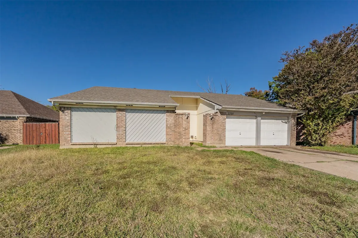 2325 Busch Drive, Arlington, TX 76014 - Image #1