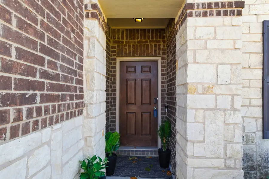 1700 Vernon Drive, Aubrey, TX 76227 - Image #2