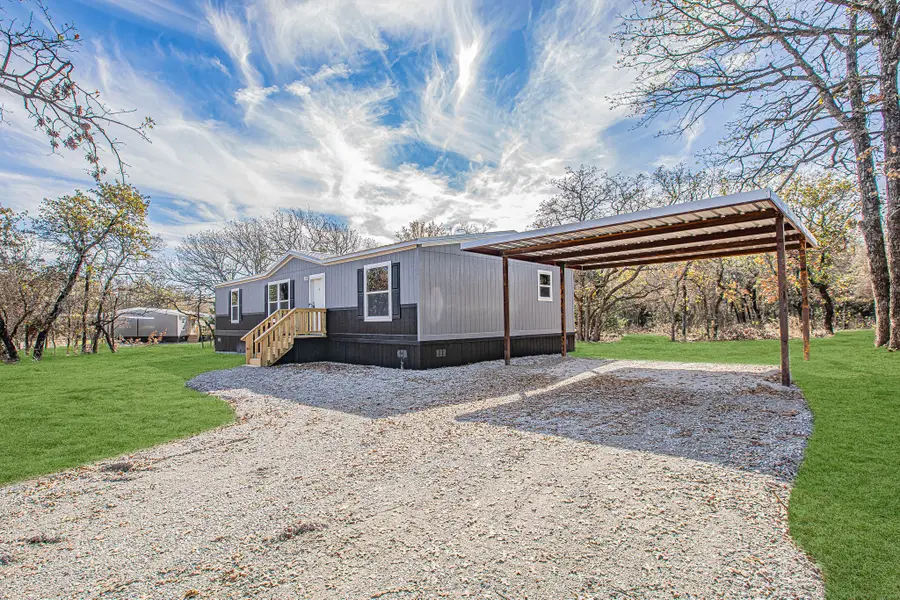 300 Huddleston Road, Sunset, TX 76270 - Image #2