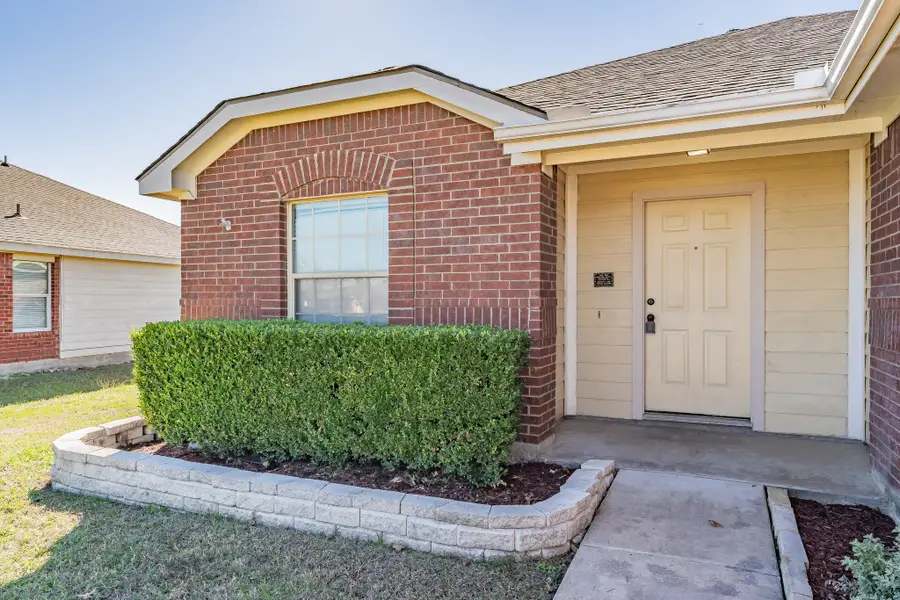 923 Mckavett Drive, Burleson, TX 76028 - Image #2