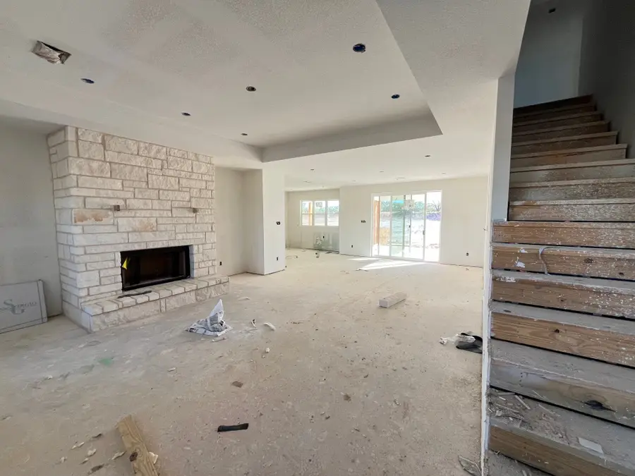 320 Jonny Boy Way, Springtown, TX 76082 - Image #2