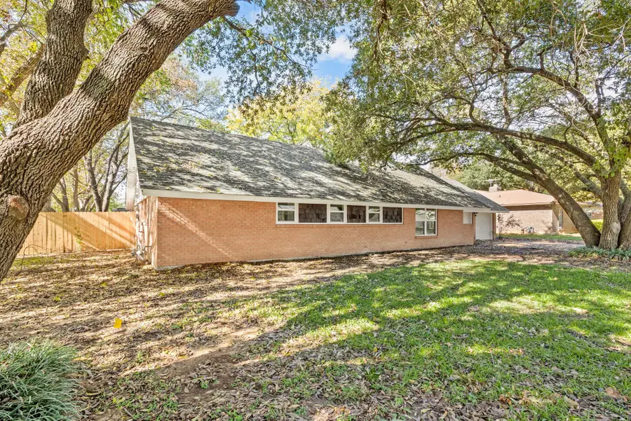 4209 Ashmore Drive, North Richland Hills, TX 76180 - Image #3