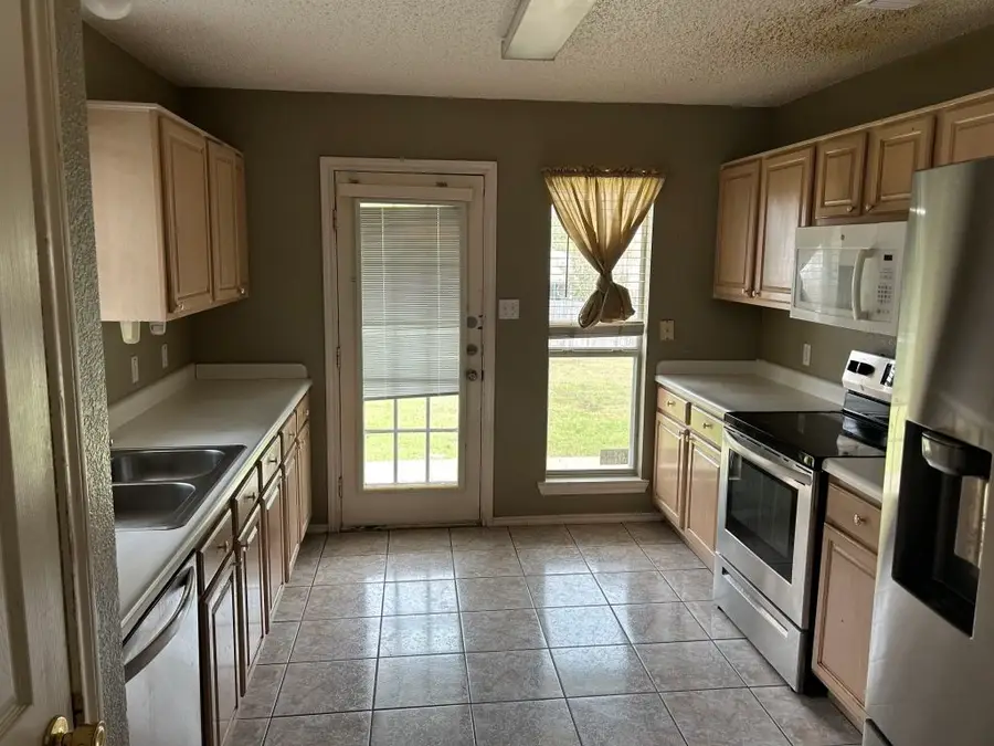 8132 Broken Arrow Road, Fort Worth, TX 76137 - Image #2