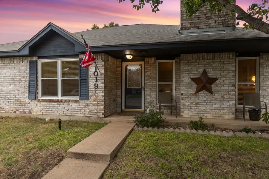 1019 Wayne Avenue, Duncanville, TX 75137 - Image #2