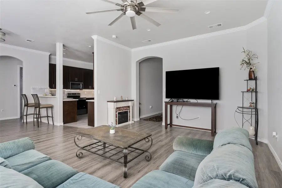 808 E 6th Street, Bonham, TX 75418 - Image #3