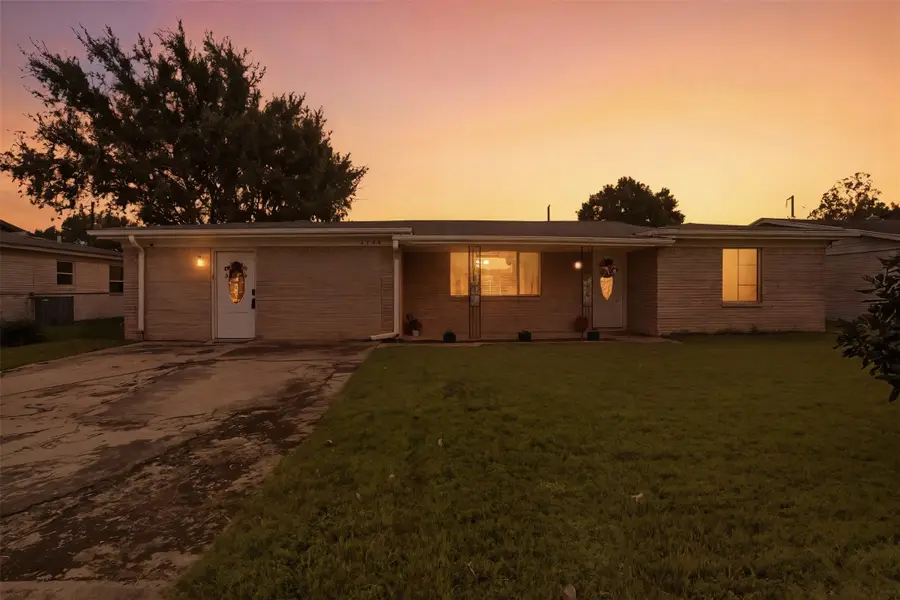 3904 Lakewood Drive, Lake Worth, TX 76135 - Image #2