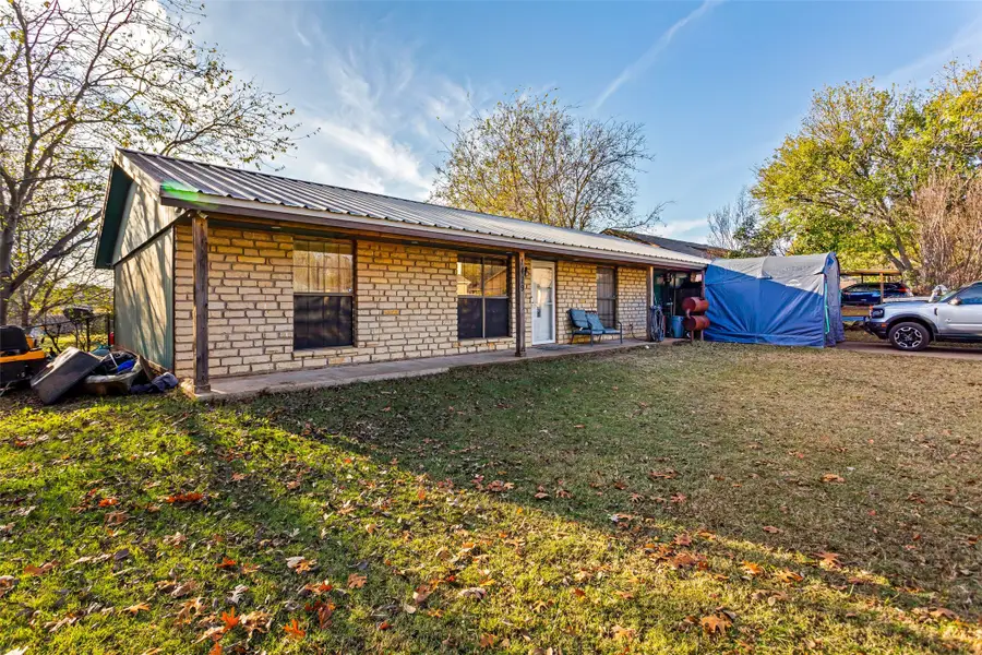 1429 W Torrey Street, Granbury, TX 76048 - Image #2