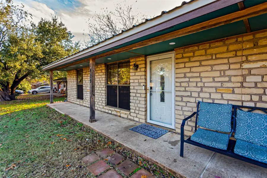 1429 W Torrey Street, Granbury, TX 76048 - Image #3