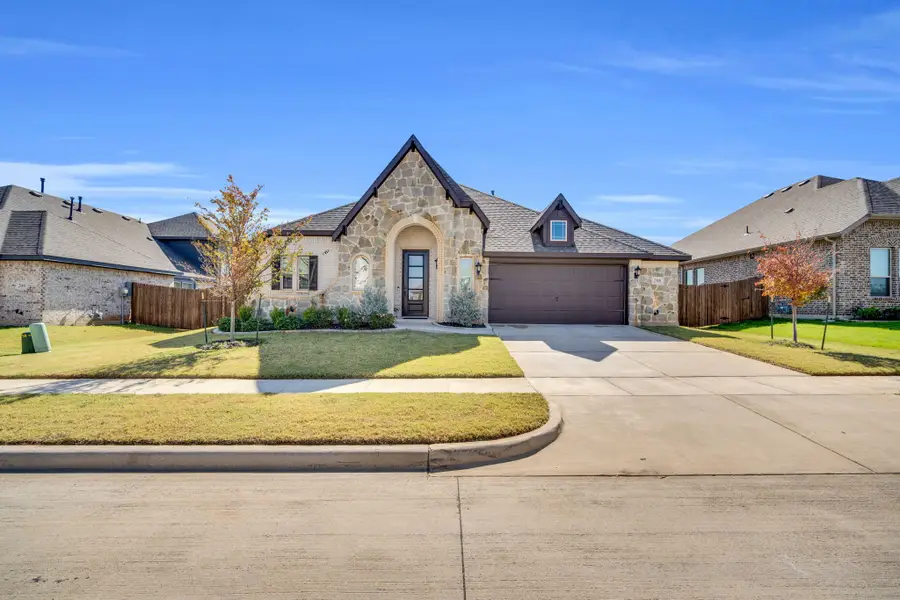 208 Claywood Drive, Glenn Heights, TX 75154 - Image #2