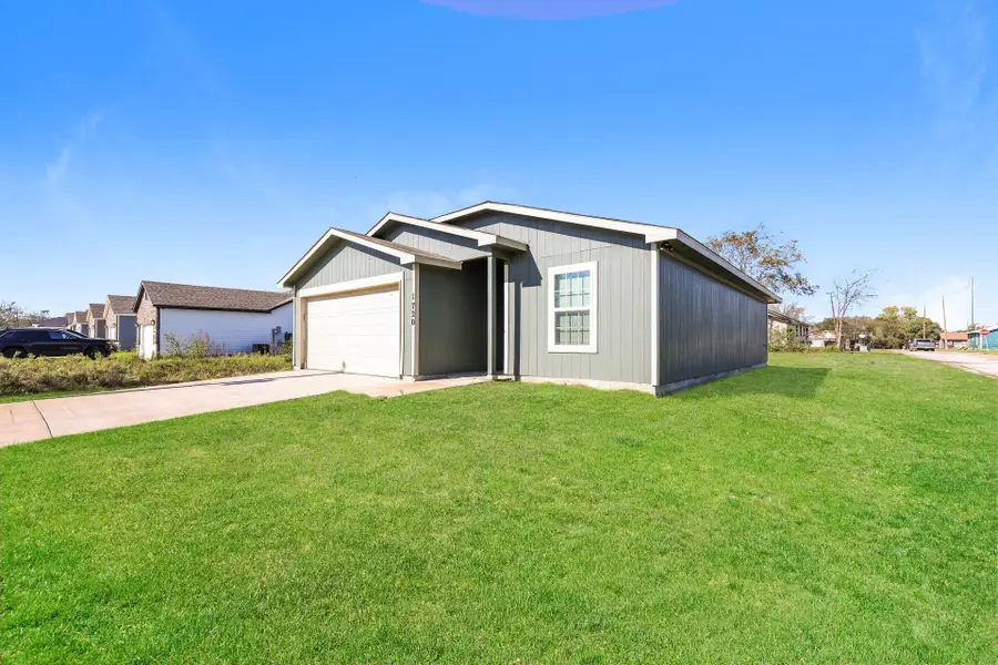 1720 E 10th Avenue, Corsicana, TX 75110 - Image #2