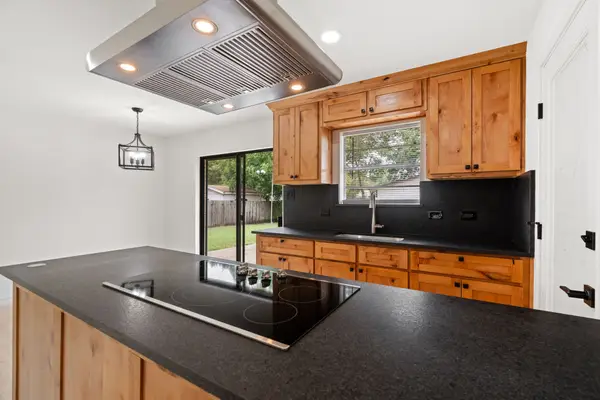 103 N Summit Street, Red Oak, TX 75154