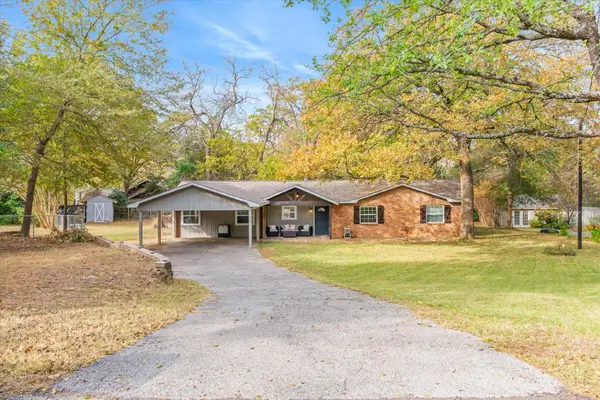 105 Grass Knoll Drive, Hideaway, TX 75771