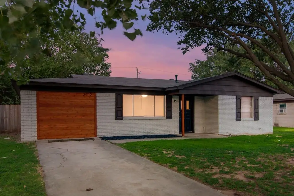 3912 Lakewood Drive, Lake Worth, TX 76135 - Image #1