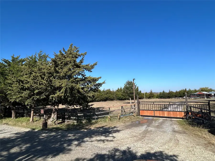 358 County Road 4519, Wolfe City, TX 75496 - Image #3