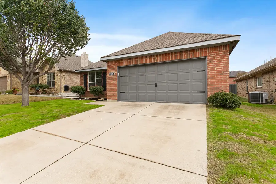 9404 Tierra Verde Drive, Fort Worth, TX 76177 - Image #2