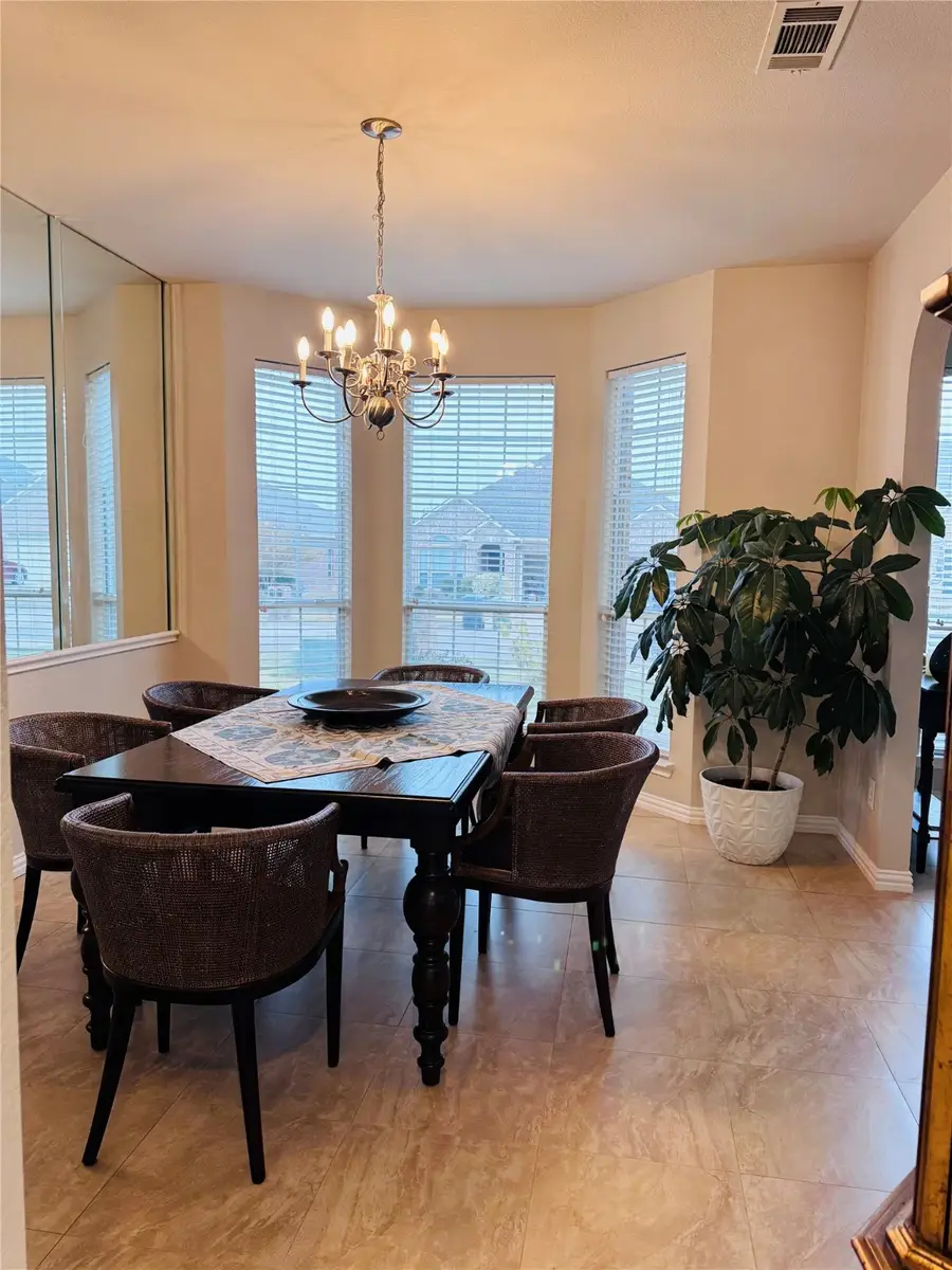 7814 Corona Court, Arlington, TX 76002 - Image #3