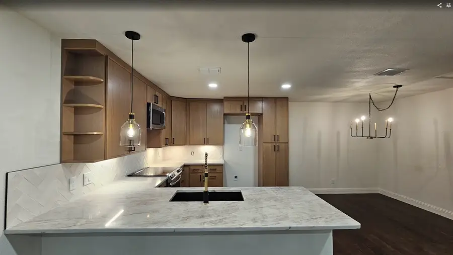 1001 E Star Street, Gainesville, TX 76240 - Image #2