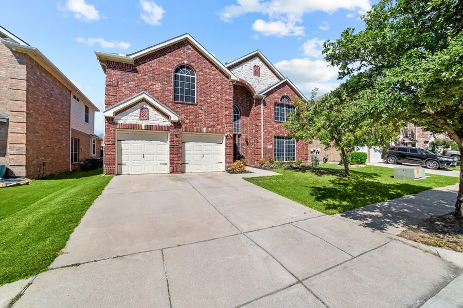 7105 Silktree Court, Denton, TX 76208 - Image #2