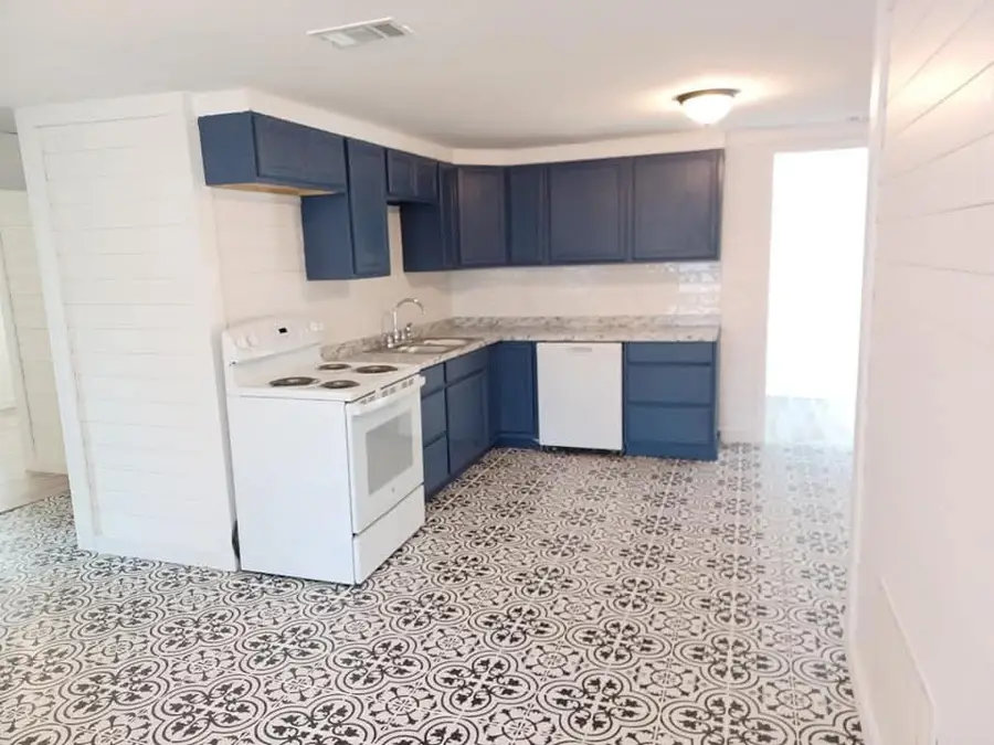 1309 S 5th Street, Bonham, TX 75418 - Image #2