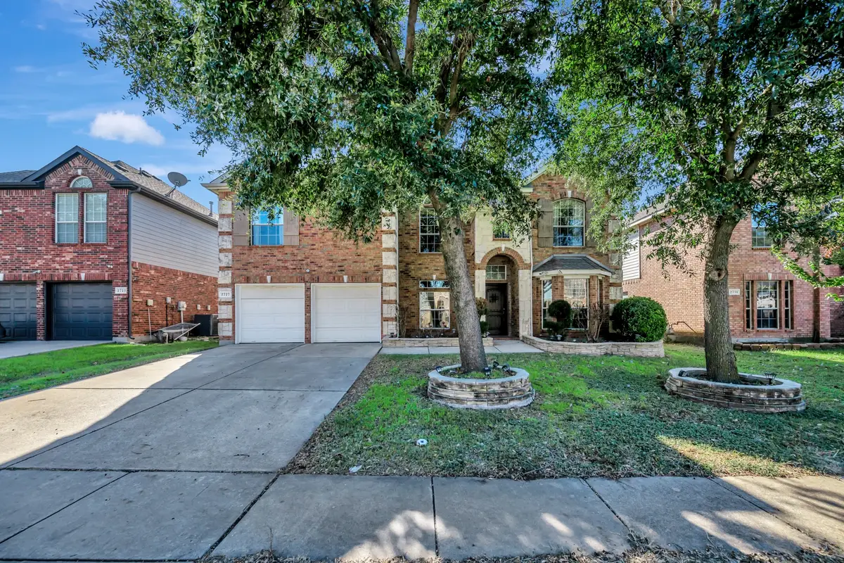 2727 Gillespie Court, Grand Prairie, TX 75052 - Image #1