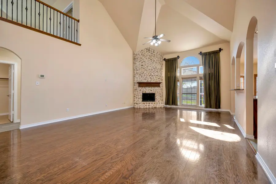 2727 Gillespie Court, Grand Prairie, TX 75052 - Image #3